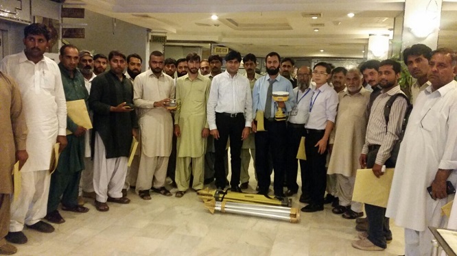 20160708024454513 - Hi-Target roadshow for mini GNSS Receiver V90 plus in Islamabad, Pakistan