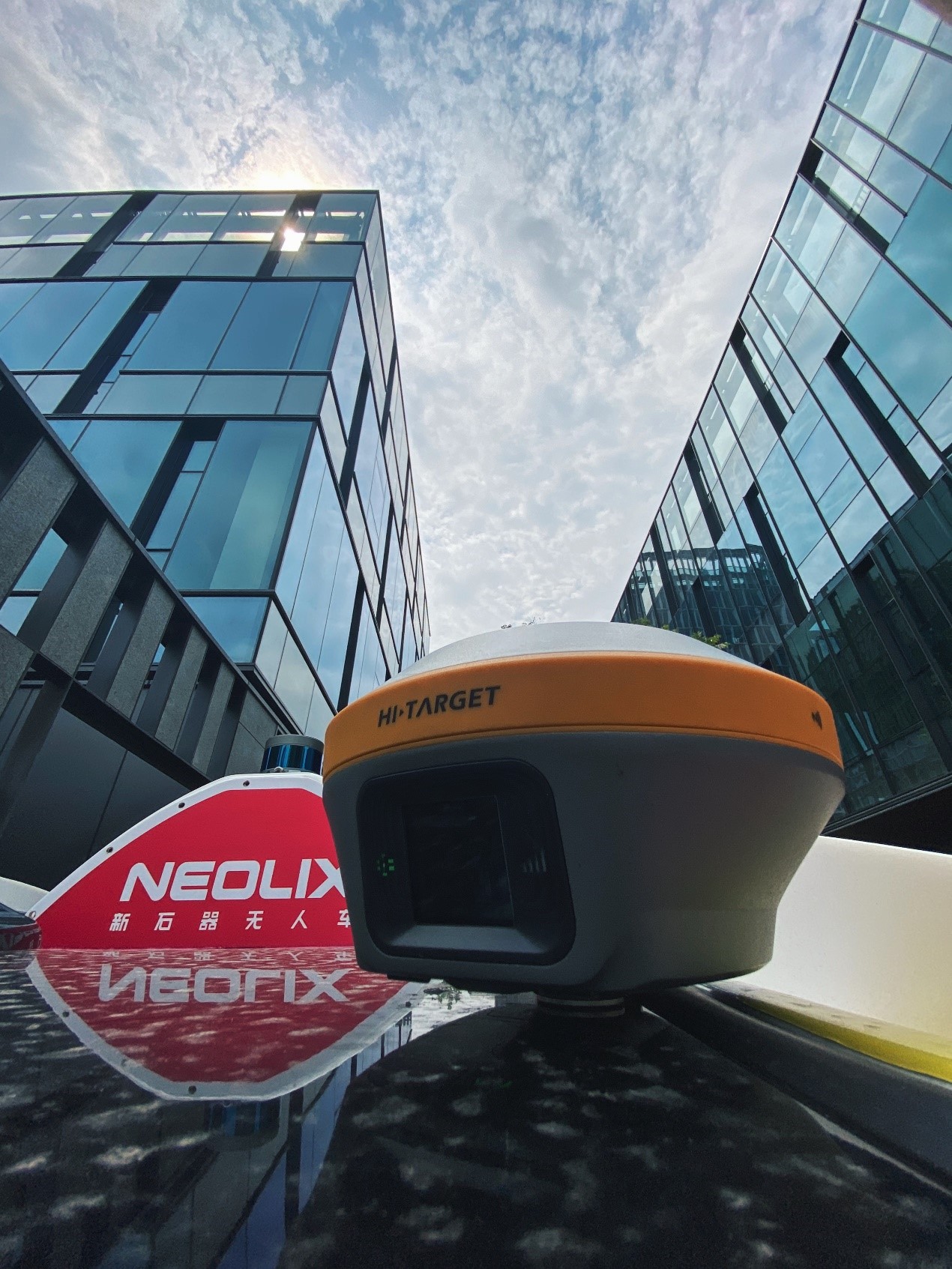 3 - Hi-Target supports partner Neolix to shine in the World Self-Driving Challenge